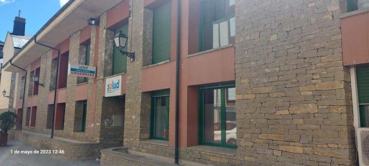 Apartamento Alma De Biescas Luaran gambar