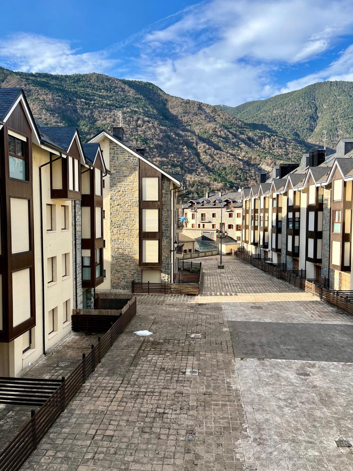 Apartamento Alma De Biescas Luaran gambar